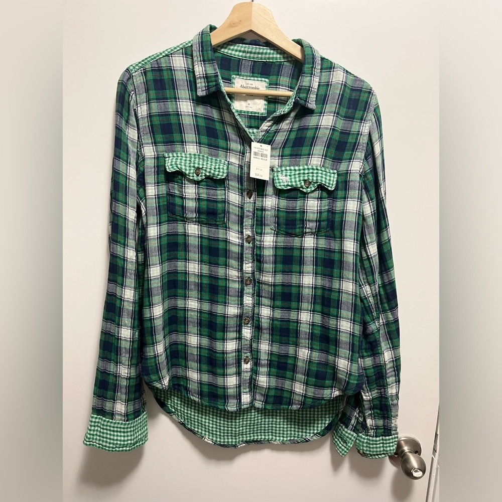 NWT Abercrombie & Fitch Shirt Green Flannel Button Up Women’s size medium